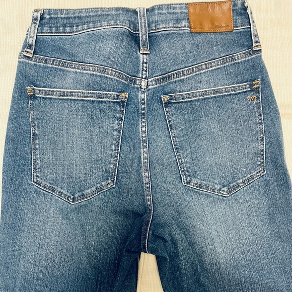 Madewell Curvy High-Rise Skinny Crop Jeans in Blue - Picture 2 of 4